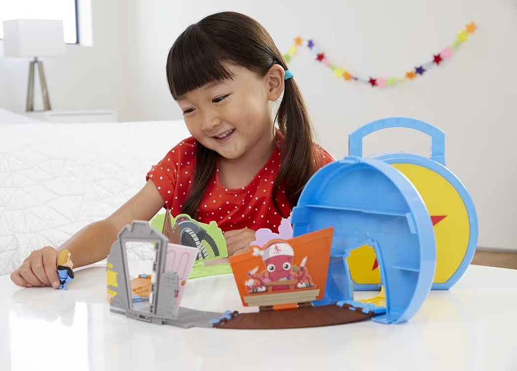 Mattel Disney Pixar Playset Valigetta 2-in-1 Pixar Minis solo 1 personaggio incluso Mr.Incredibile