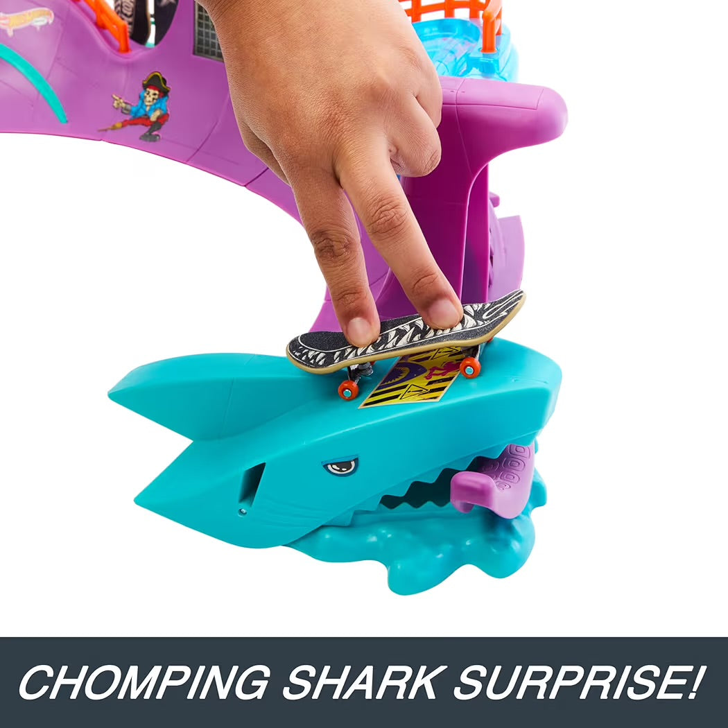 Mattel Hot Wheels Skate Octopus Skatepark con fingerboard e un paio di scarpe da skate rimovibili Set da gioco skateboard e scarpe