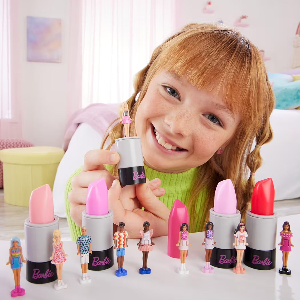 Mattel Barbie Mini BarbieLand Fashionistas Bambola 3,8 cm a Sorpresa Tubetto Rossetto Rosso