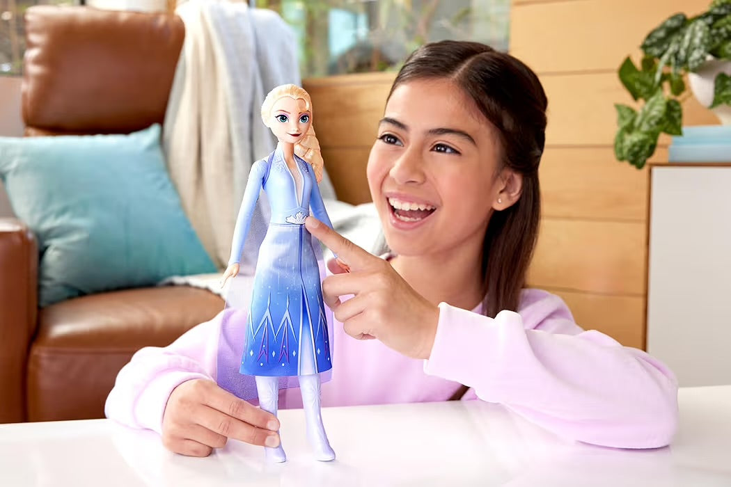 Mattel Set Disney Frozen Cantante Elsa Nell’Ignoto Bambola e Ice Reveal Mini Bambole Surprise con Accessori Originali