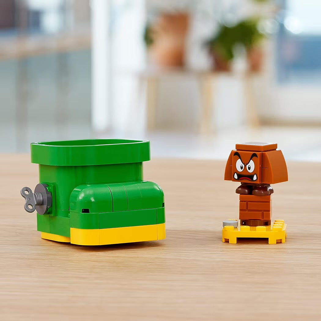 LEGO Super Mario Pack Espansione Scarpa del Goomba Gioco da Collezione si Combina con lo Starter Pack di Mario Bros, Luigi o Peach, Figura di Goomba 71404
