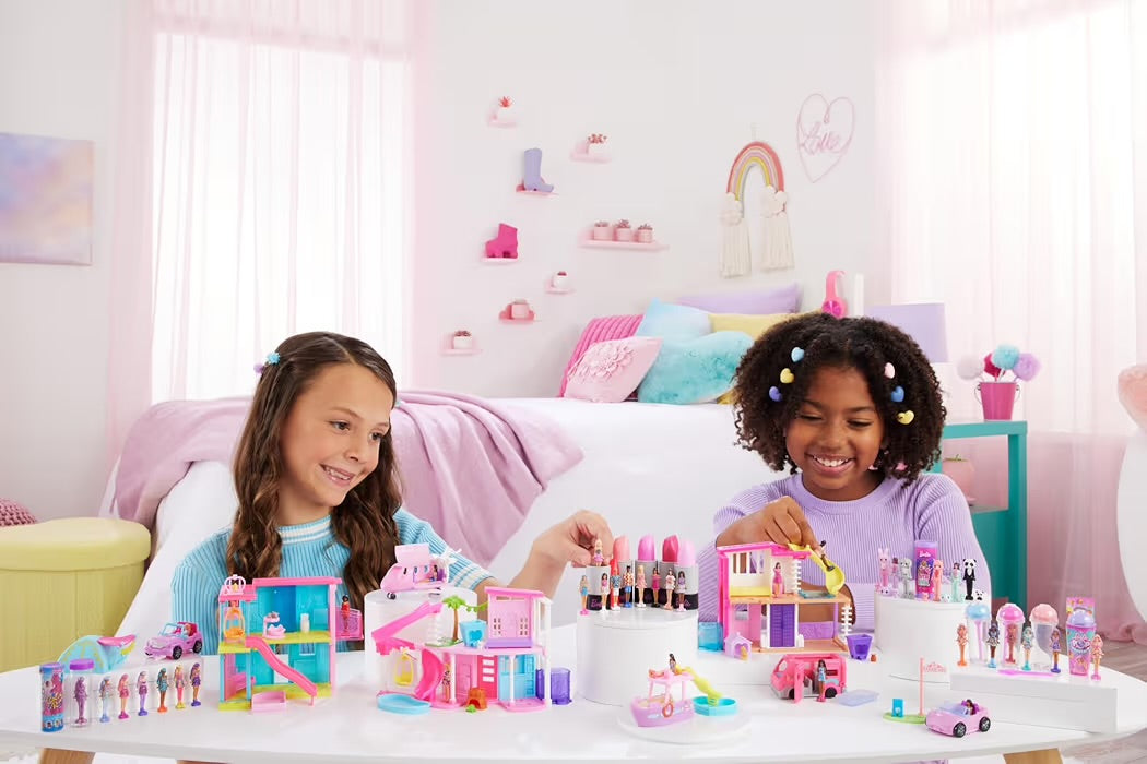 Mattel Barbie Mini BarbieLand Auto Decappottabile HYF42 con Mini Bambola e Veicolo