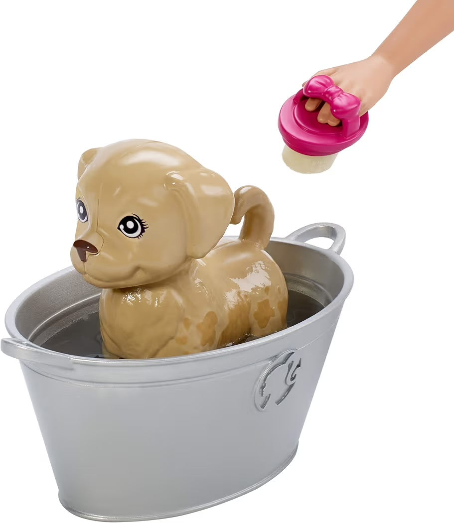 Mattel Barbie Playset Cuccioli Cambia Colore FXH11 con Bambola e 2 Cuccioli ad Acqua per Bambini 3+