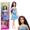 Mattel Barbie Fashionistas 231 HYT89 Bambola con Capelli Viola, Abito Denim Senza Spalline con Stampa Farfalla, Cintura Rosa e Stivali