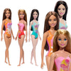Mattel Barbie Beach Bionda, Castana e Mora Set 3 Bambole da Spiaggia con Costume da Mare