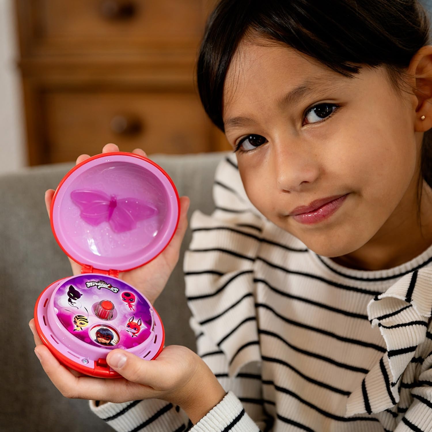 BANDAI Miraculous Yoyo Telefono magico con suoni e luminoso di Ladybug - Accessorio di role play per travestirsi da Ladybug
