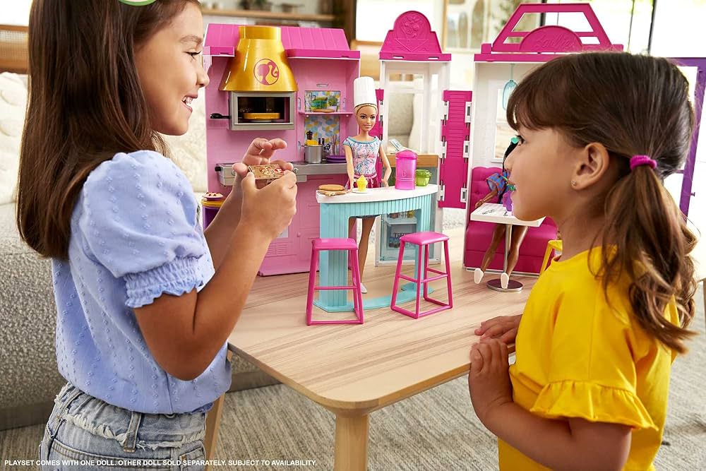 Mattel Barbie Playset Il Ristorante con Bambola Chef e oltre 30 accessori da cucina HBB91